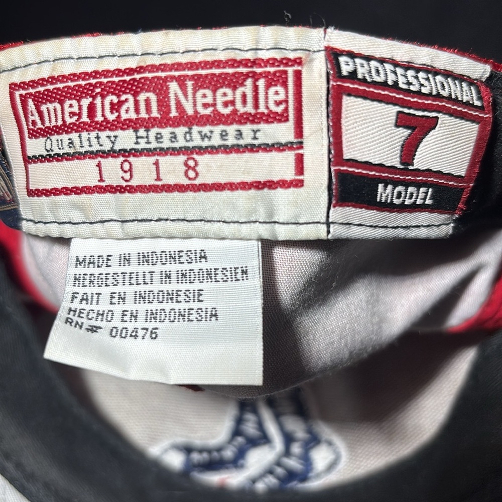 Vintage Boston Red Sox MLB red velvet American Needle Red fitted ball-cap size 7 - Picture 14 of 15